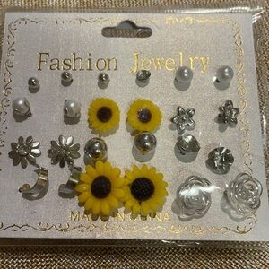 Bundle of earrings